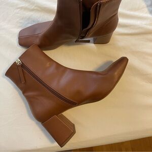 Alohas Vegan Leather Brown Boots! Size 9.5 women’s🤎